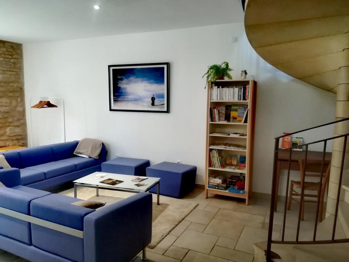 Gite La Maison Des Pelerins Villeneuve-dʼAveyron Eksteriør billede