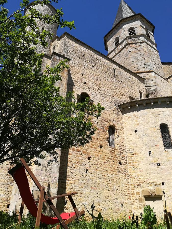 Gite La Maison Des Pelerins Villeneuve-dʼAveyron Eksteriør billede