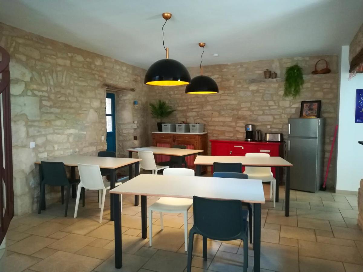 Gite La Maison Des Pelerins Villeneuve-dʼAveyron Eksteriør billede